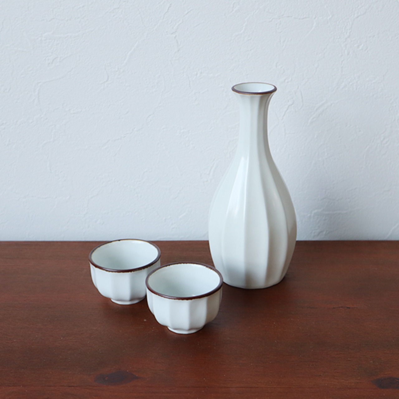 有田焼　１合徳利　面取　（白マット渕錆）