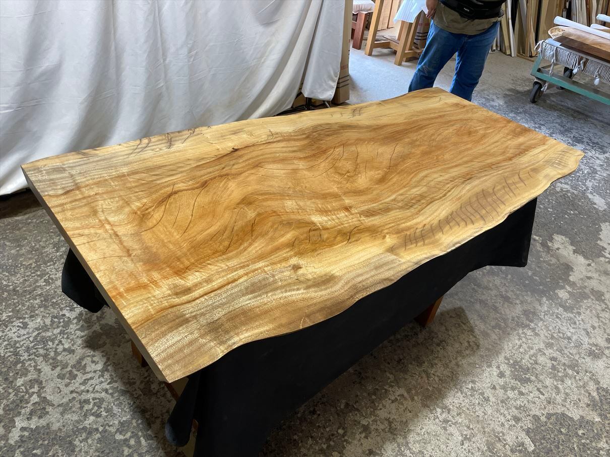 クス3889 楠 一枚板無垢材 1650x590‐690x40mm ダイニング クス3889 楠 一枚板無垢材 1650x590‐690x40mm ダイニング