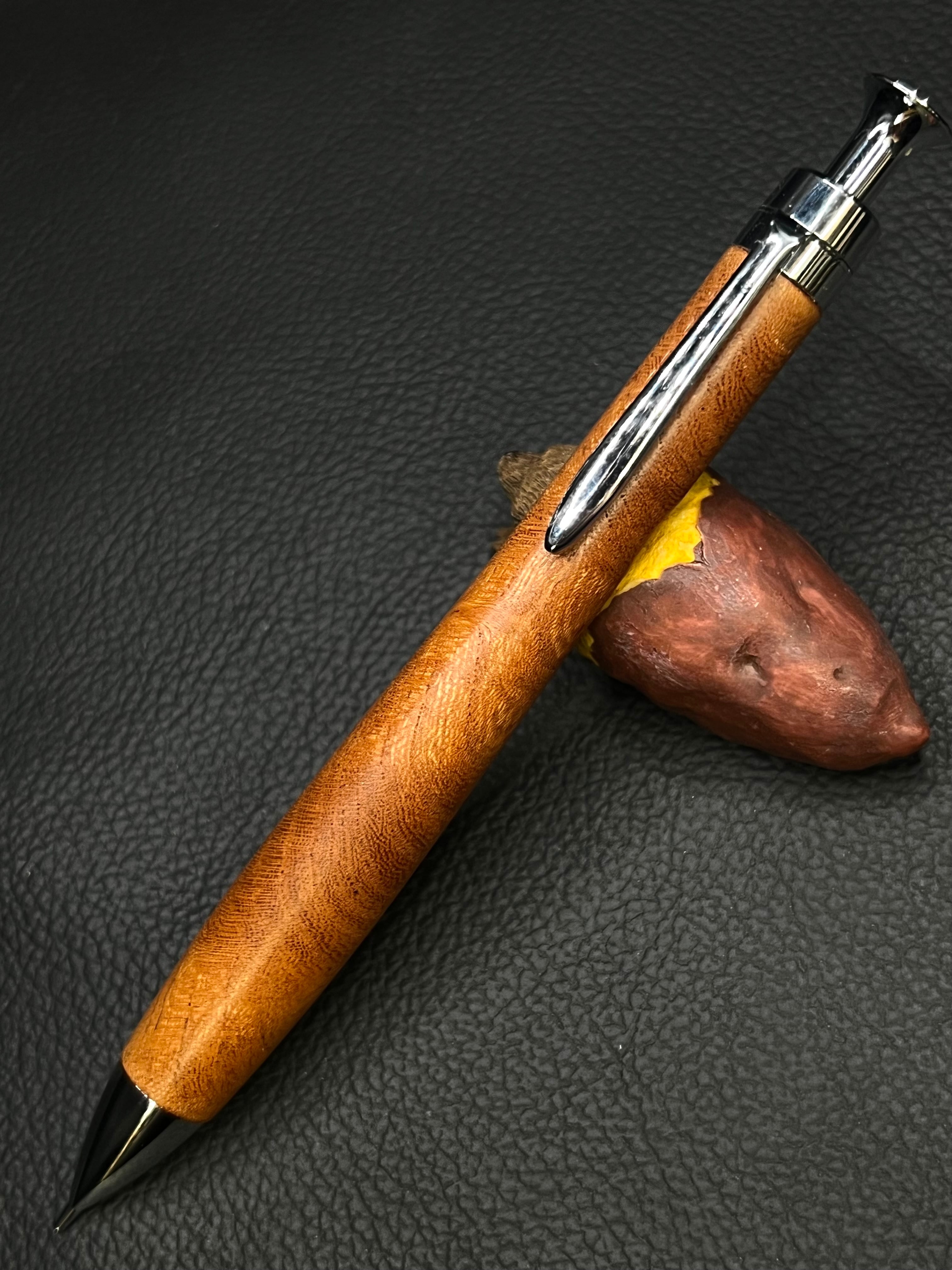 チ*コ様 工房楔とコブタ工房のペン こぶた工房