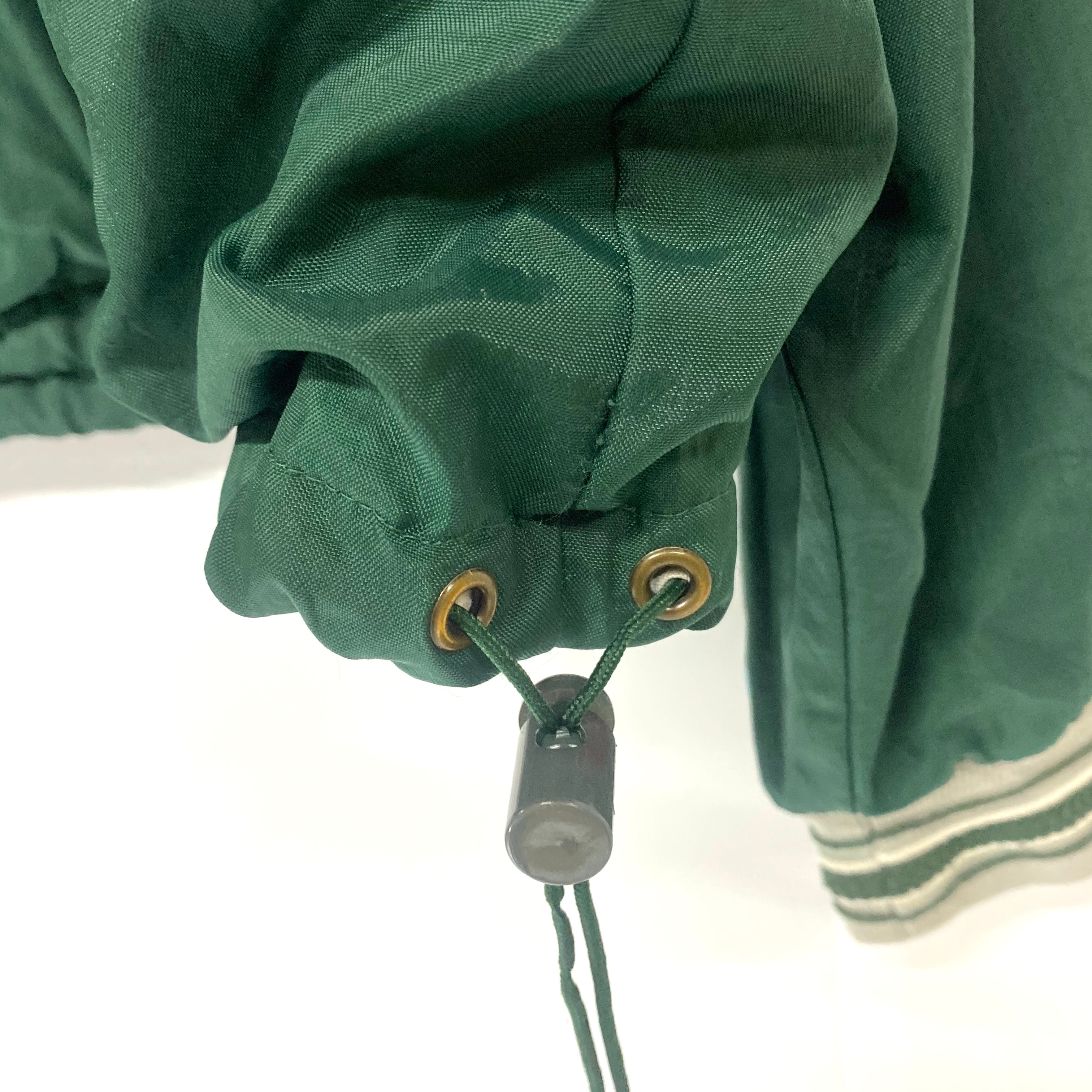 Champion チャンピオン フロントロゴ 刺繍 Vネック ナイロン