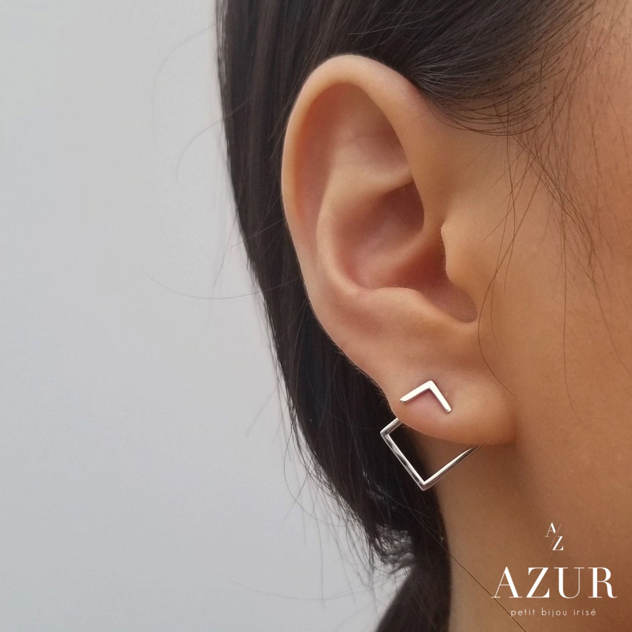 ホロウスクエアピアス