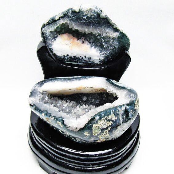 トレジャーメノウ アゲート 台座付属 原石 置物 一点物 175-1367