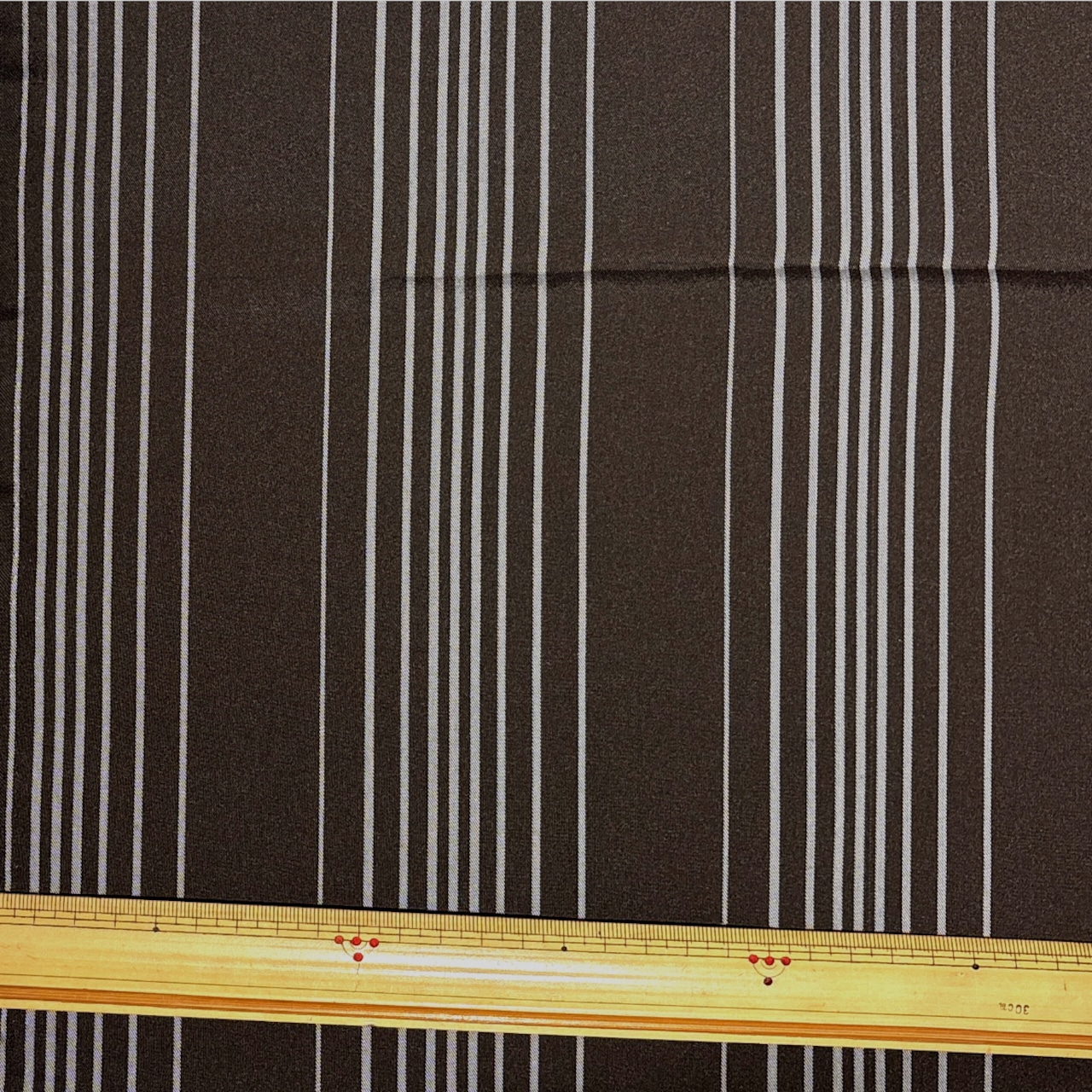 ZA453◆4m◆M◆ポリエステル100%尾州織り生地◆変則ストライプ