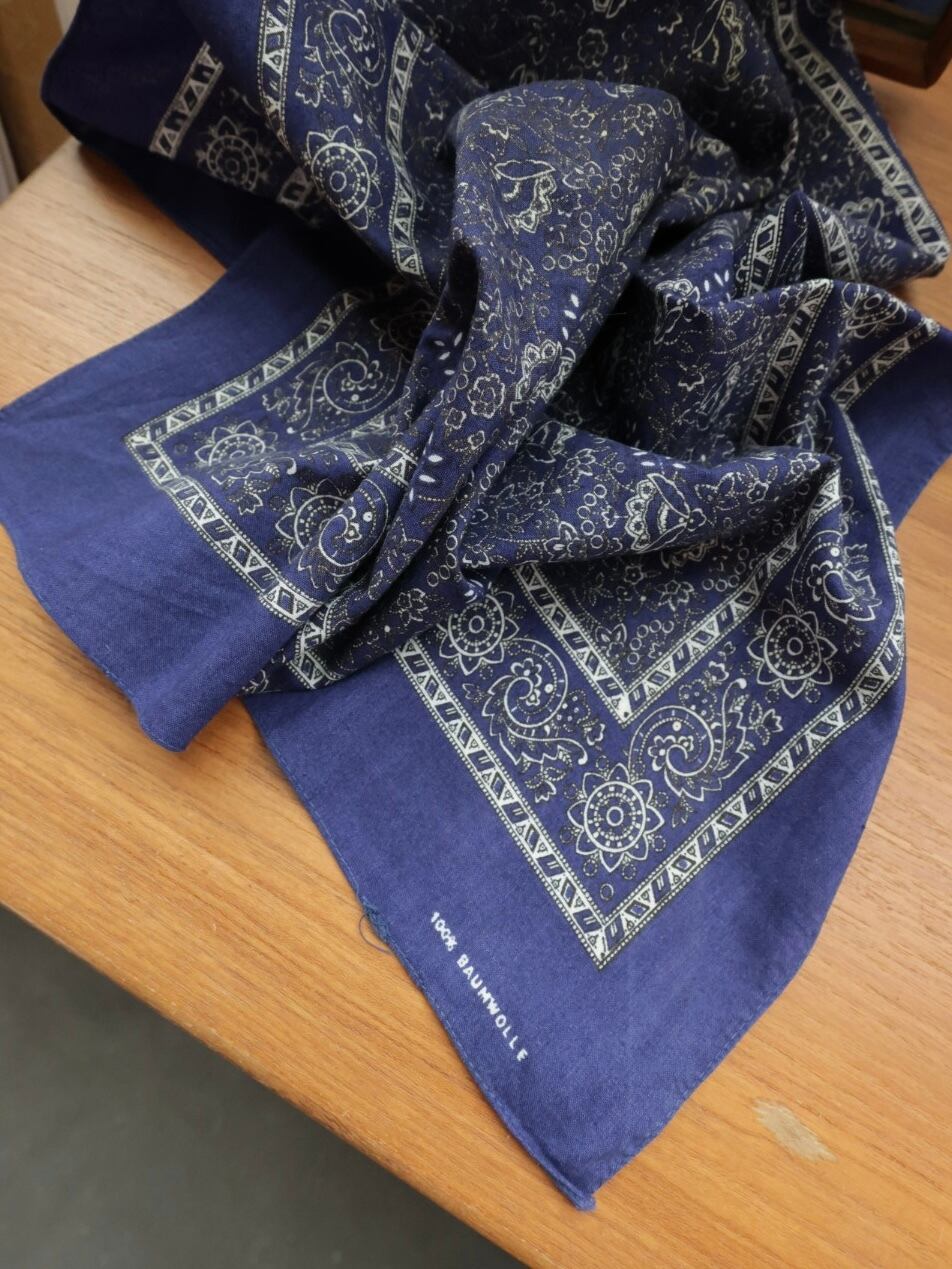 <vintage>navy blue bandanna