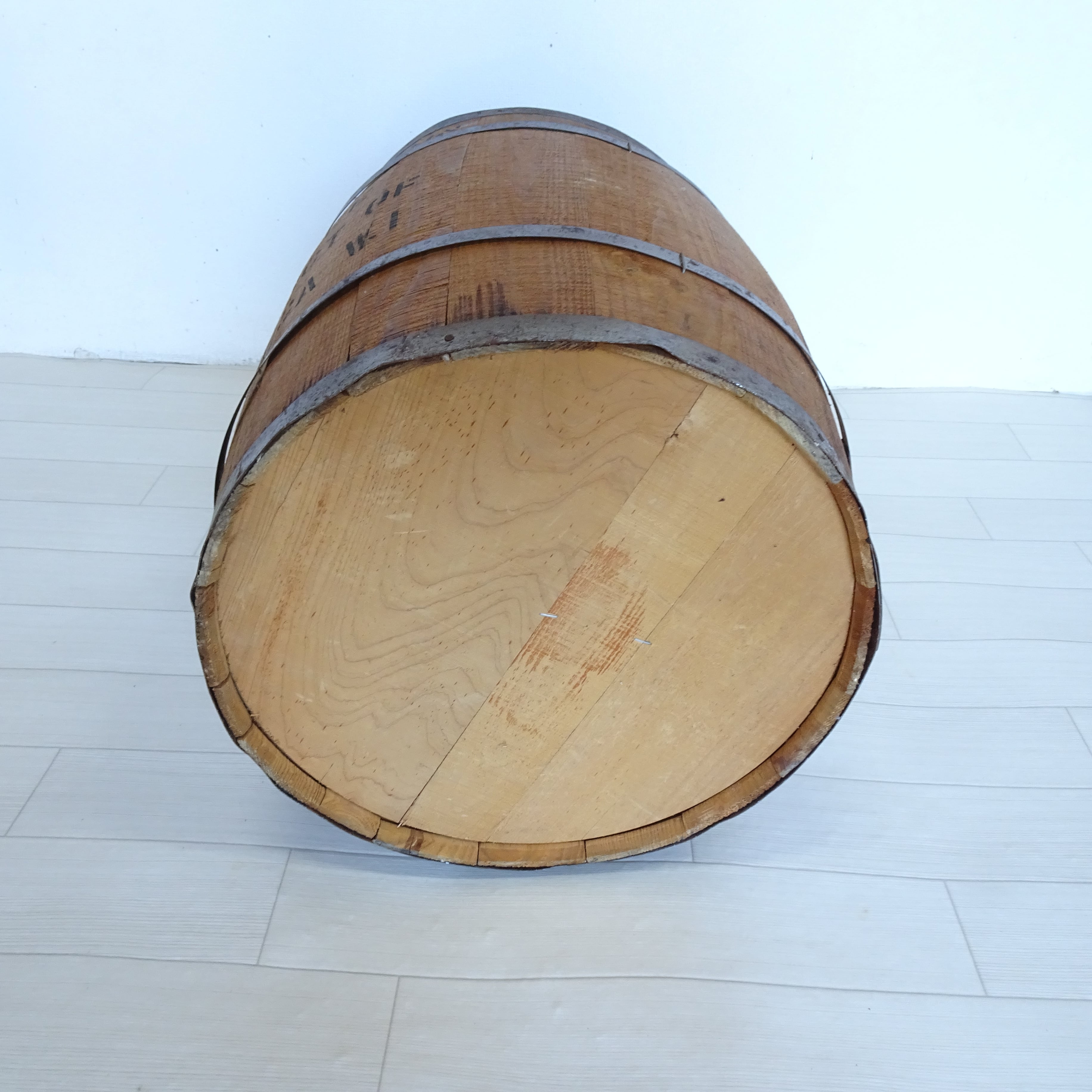 大きな珈琲豆の樽 蓋付き | 純喫茶家具の村田商會