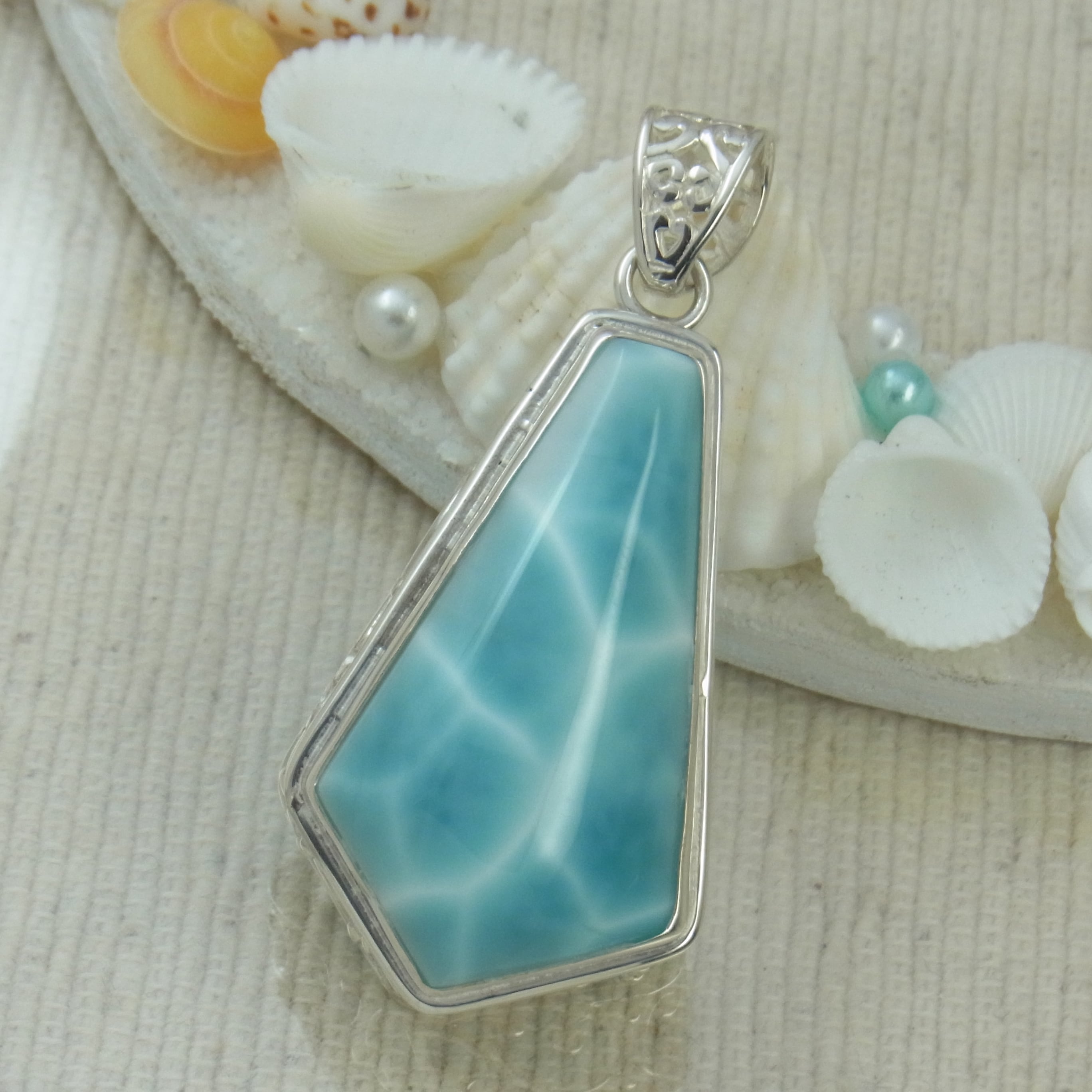 ☆SALE☆【一点もの】ラリマー 宝石質 光と輝き バリ シルバー925 世界