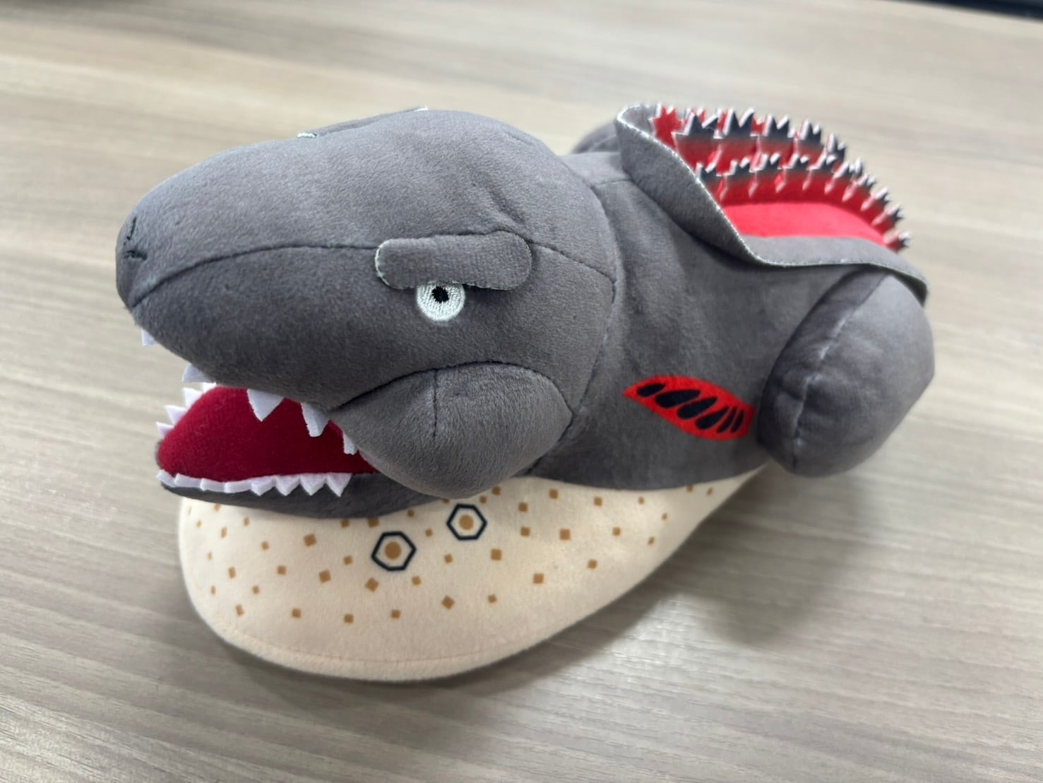 ゴジラ淡路上陸ver ぬいぐるみ | ニジゲンノモリ オンラインショップ