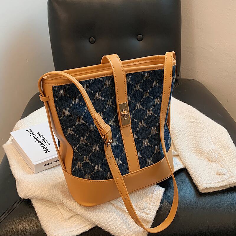 レッドスタイル メッセンジャーバッグ Tiancai_Wing_Bag21827961756