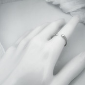 Moment / Drop Open Ring