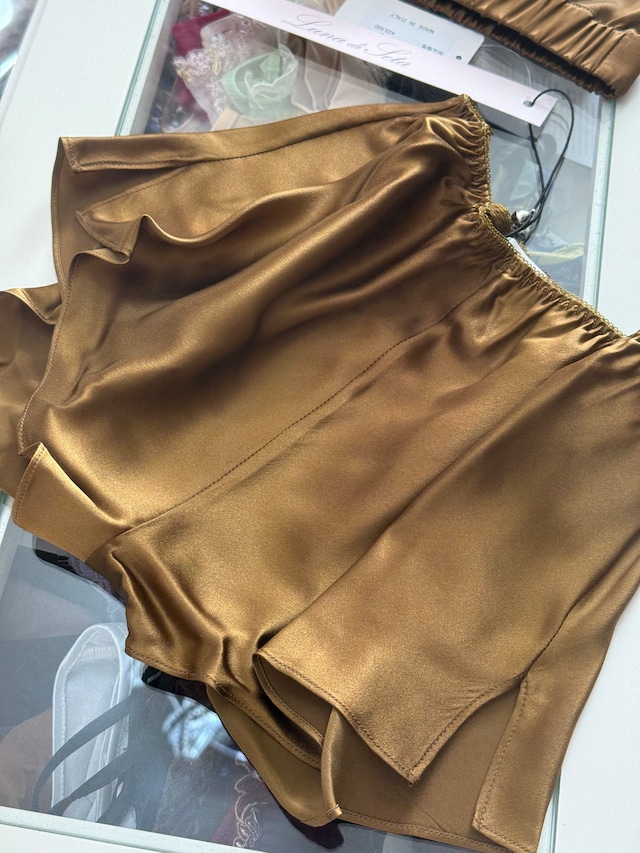 BASIC SEDUCTION 　キュロット　リキッドゴールドLUNA DI SETA　