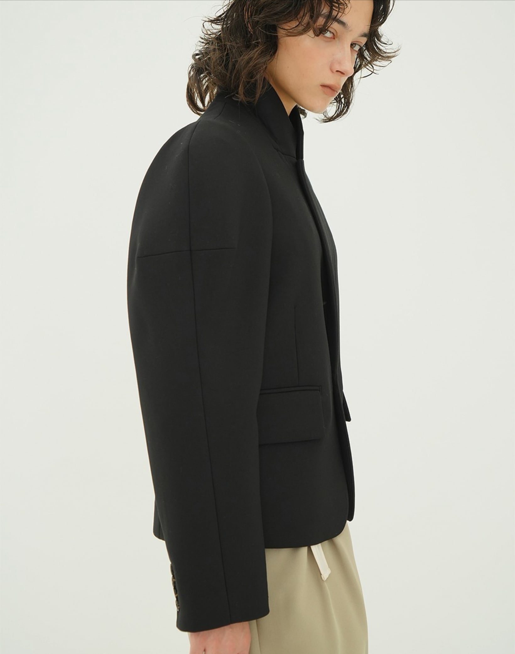 CLANE SCULPTED SLEEVE COMPACT JACKET | FLICKA ASHIYA