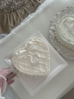 Swan Cake Sサイズ(9月30日まで期間限定販売)