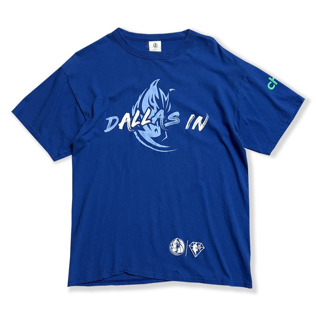 Dallas Mavericks -DALLAS IN- Printed T-Shirt.