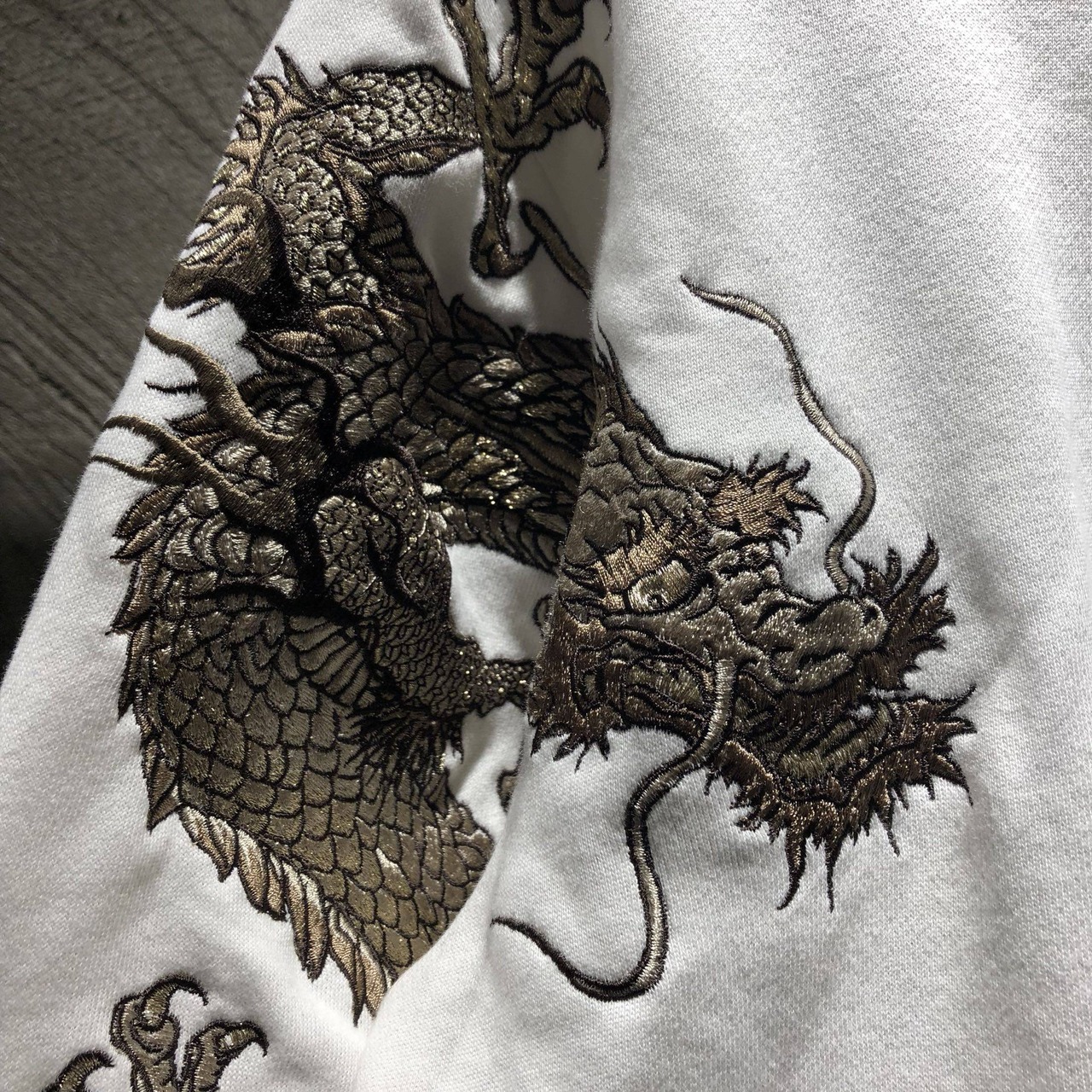Dragon Embroidered Sweatshirt 2color【G1069】