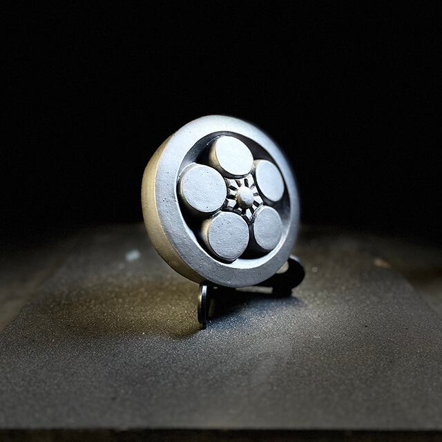 家紋瓦 【丸に梅鉢】 | ibusiyaki