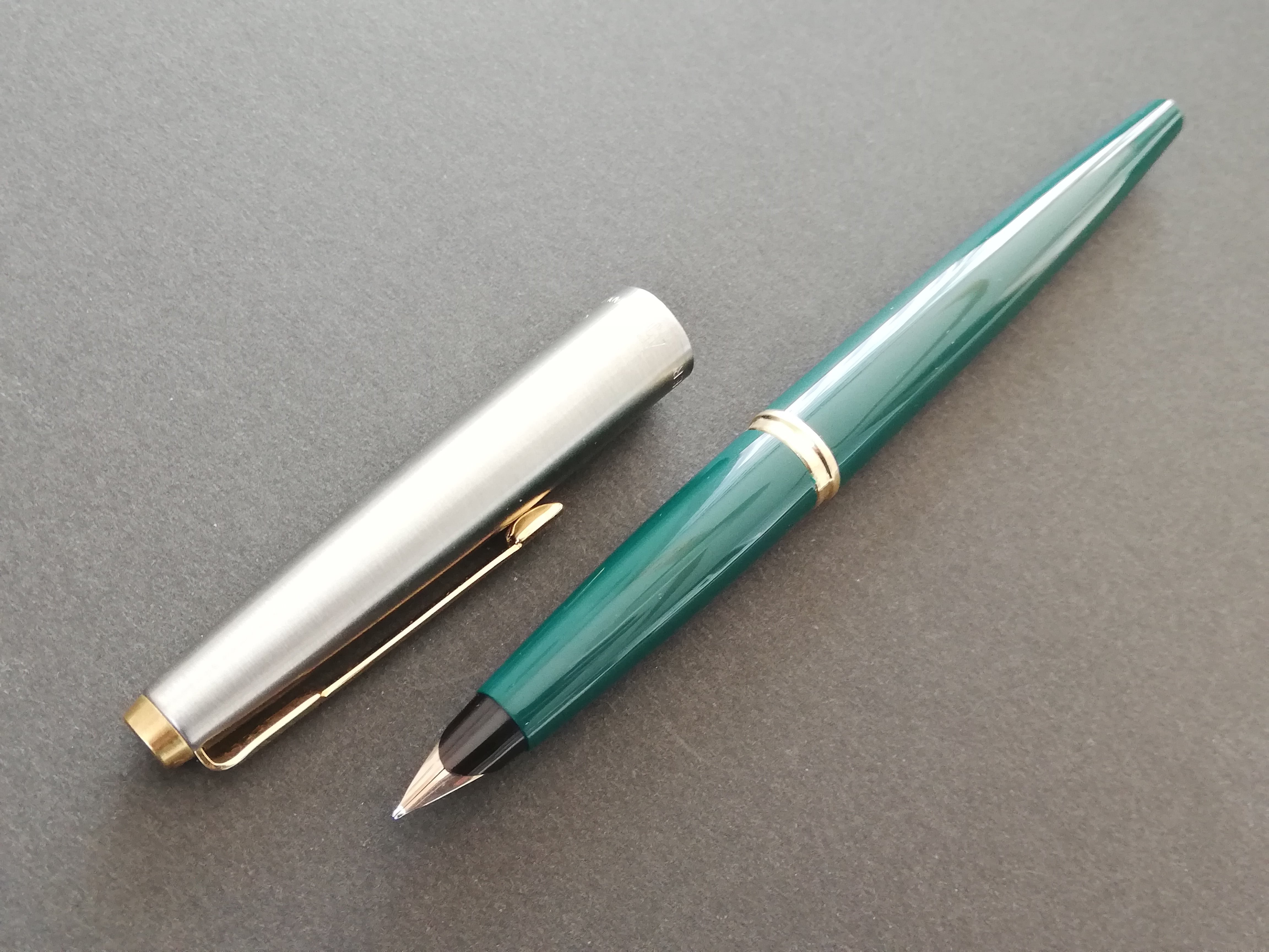 パーカーボールペン パーカー IM 2143442 [マットブラックCT] (ボールペン) 価格比較