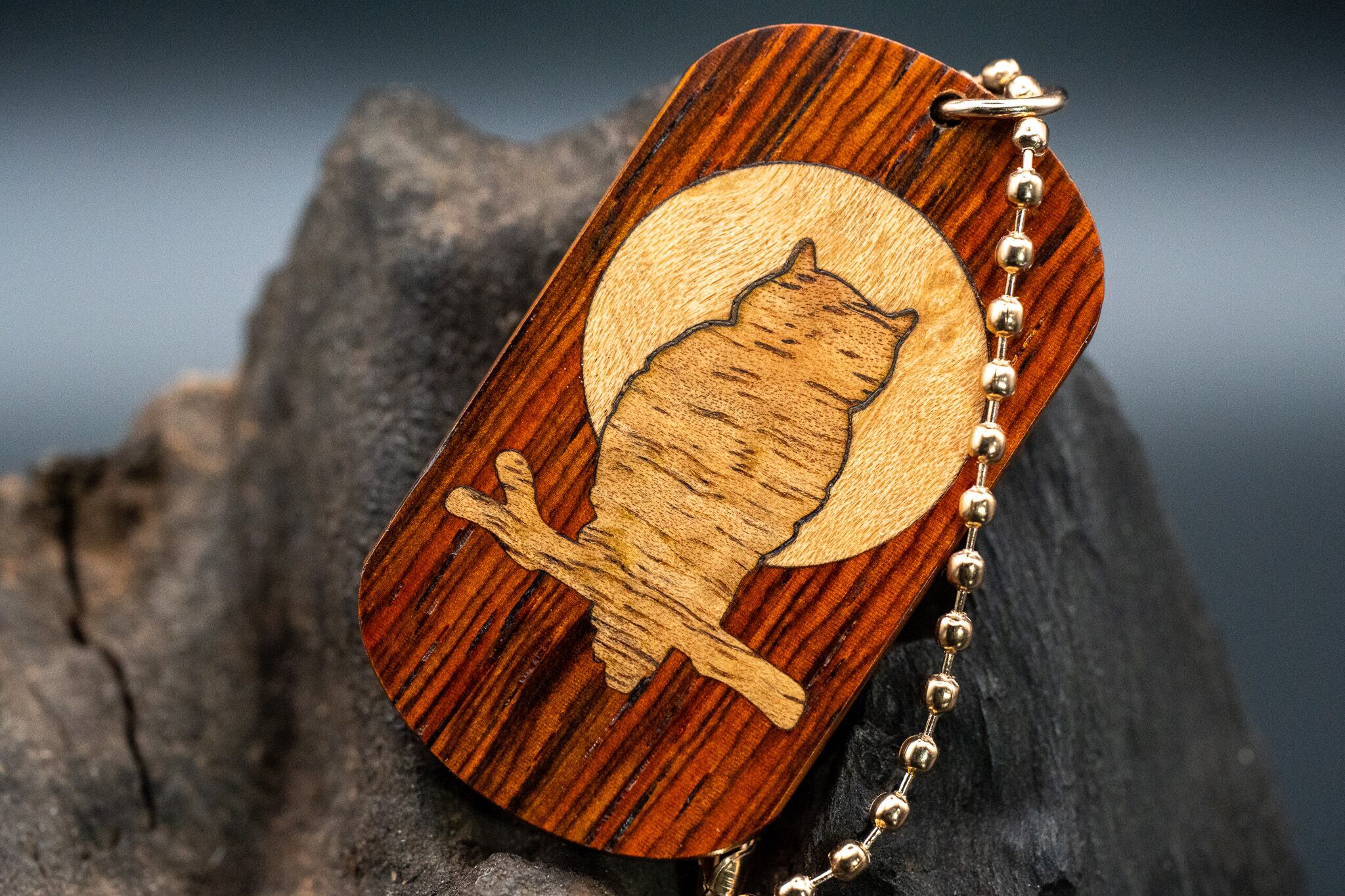 【 エスニックなローズウッド 】 ココボロ ドッグタグ象嵌 夜とミミズク