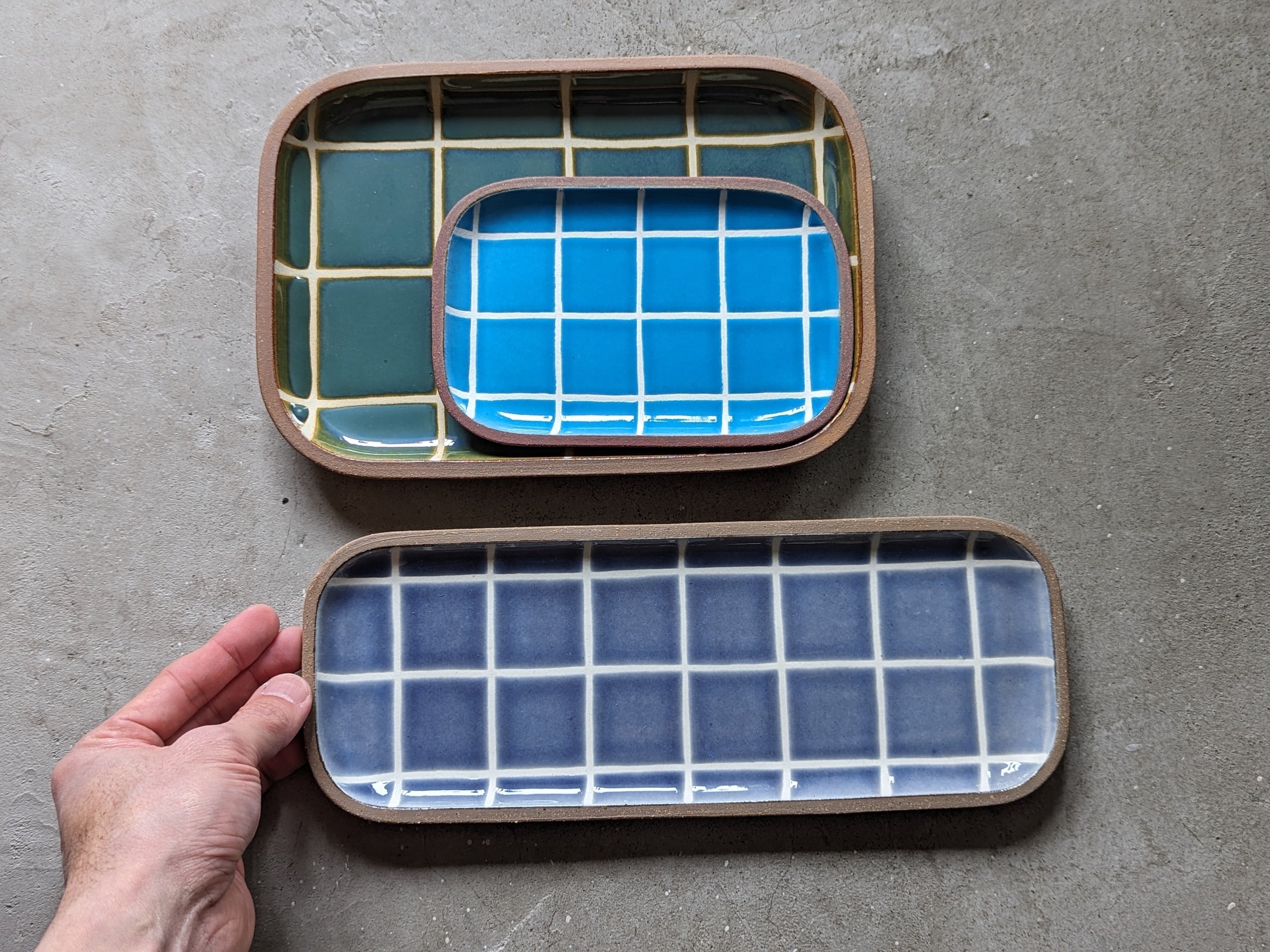 やちむん 角皿・小 ／ タイル（藍色） | 一翠窯 | inoya | Basic Life