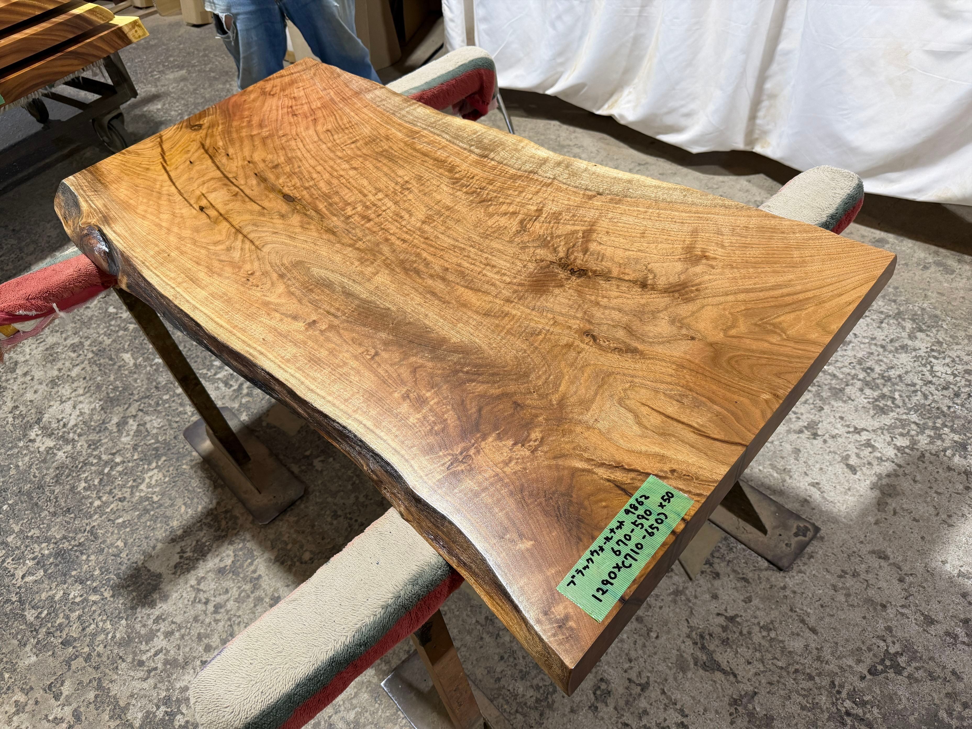 ブラックウォールナット9862 一枚板無垢 乾燥材 1290x670-590x50mm カウンター ローテーブル センターテーブル テーブル