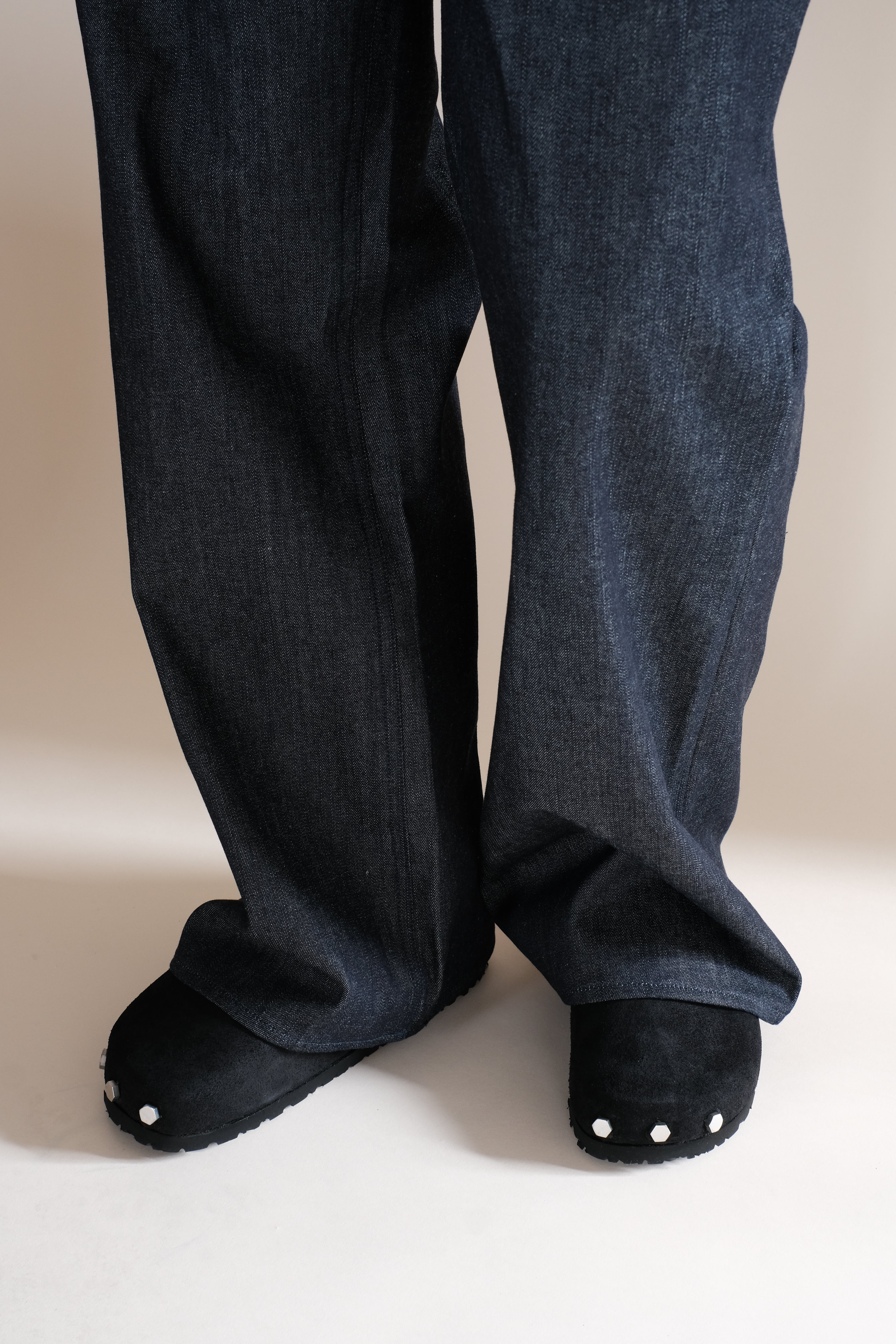 OUAT / BLACK SPACE CLOGS | LIVING