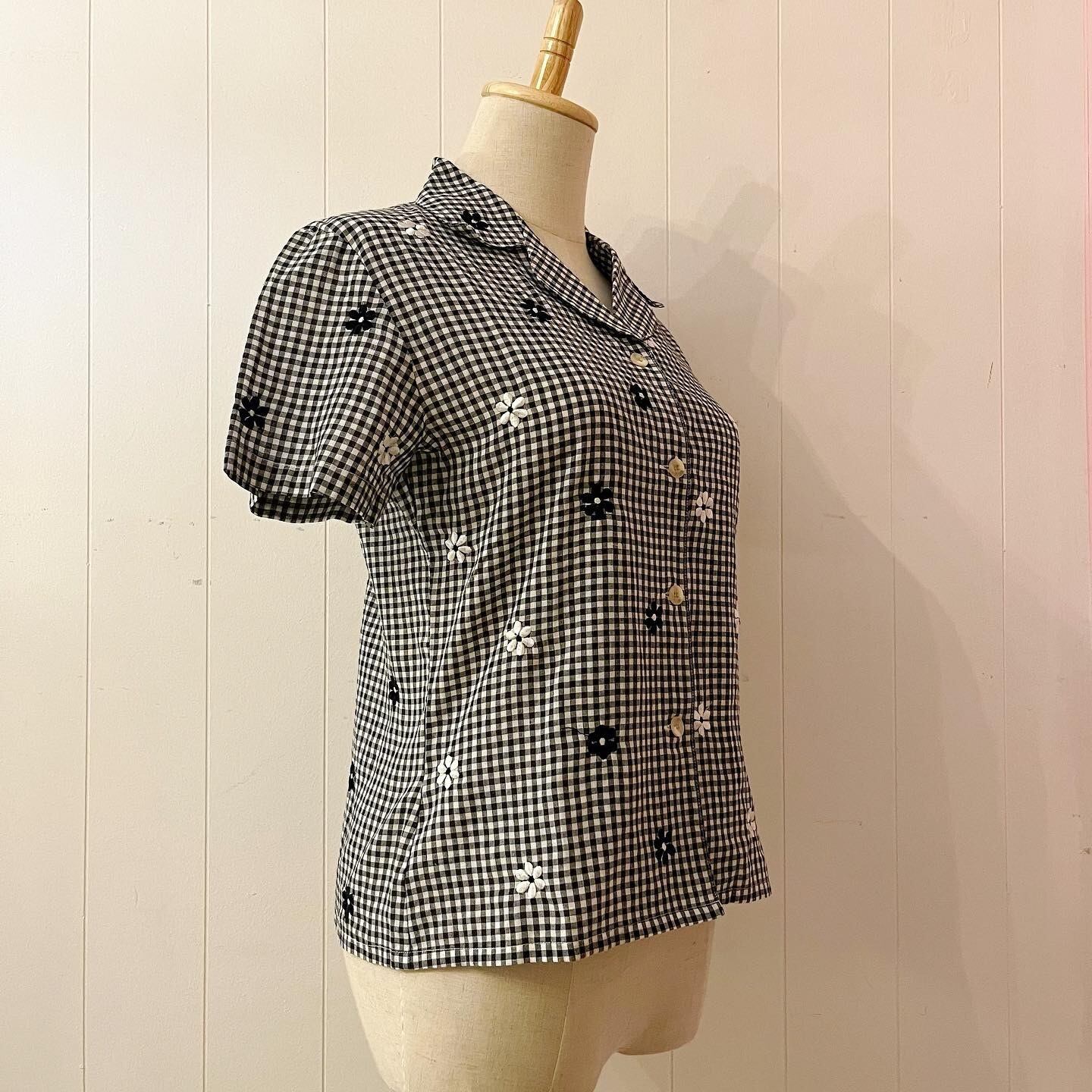 flower embroidery gingham check blouse