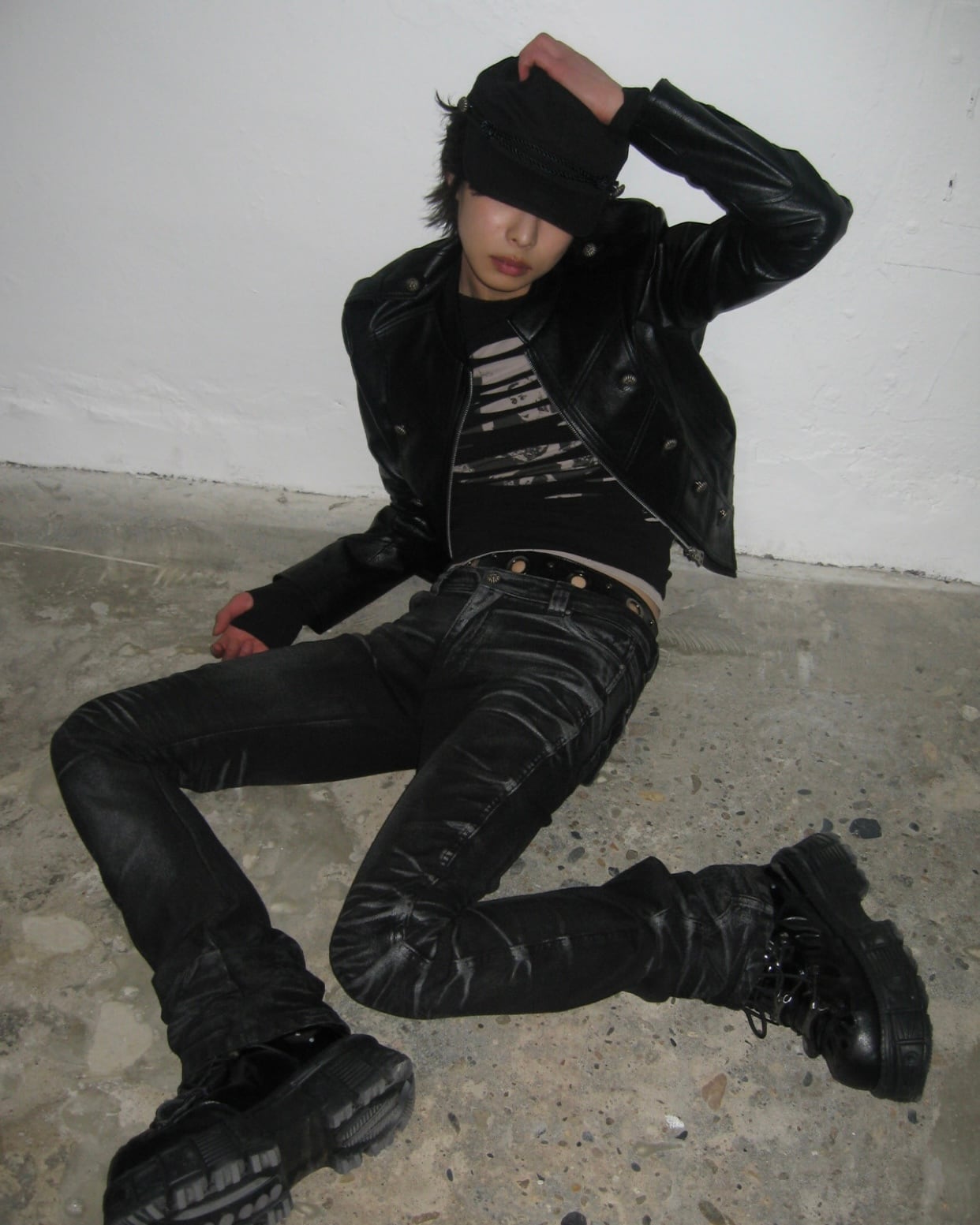 即納】RADIANT / LECYTO shadow washed curved denim pants | 韓国