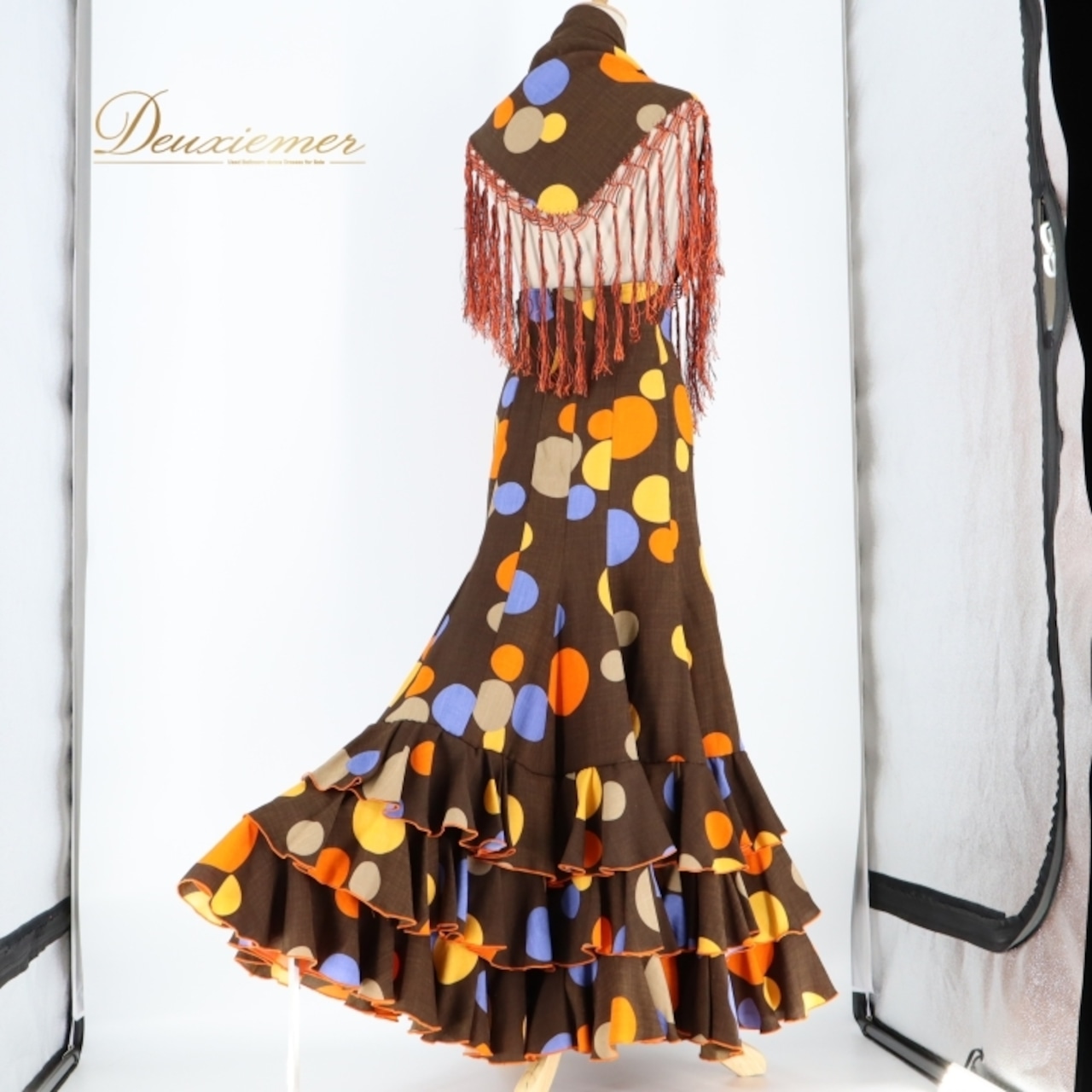 フラメンコ 衣装 ファルダ シージョ スカート ボランテ フリル 水玉 ドット CANELA PURA フレコ フリンジ 茶色 黄色 オレンジ 青 ダンス パーティ 発表会 ブラウン系 オレンジ系 フラメンコ衣装 スカート ドレス フリル付き ステージ衣装 水玉模様 おしゃれ ダンスパフォーマンス イベント用 ダンス衣装 カラフル