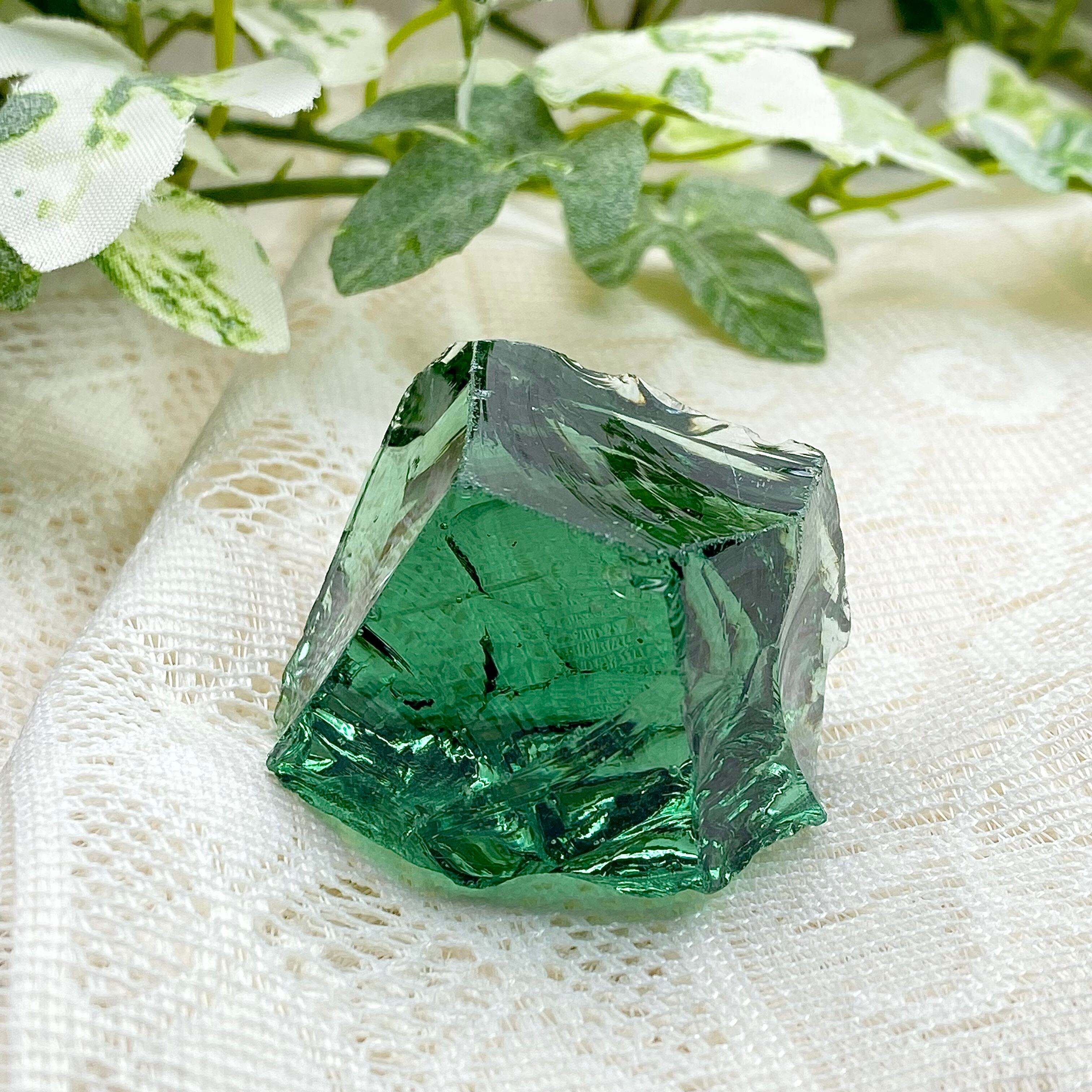 インドネシア産アンダラクリスタル原石 フォレストグリーン