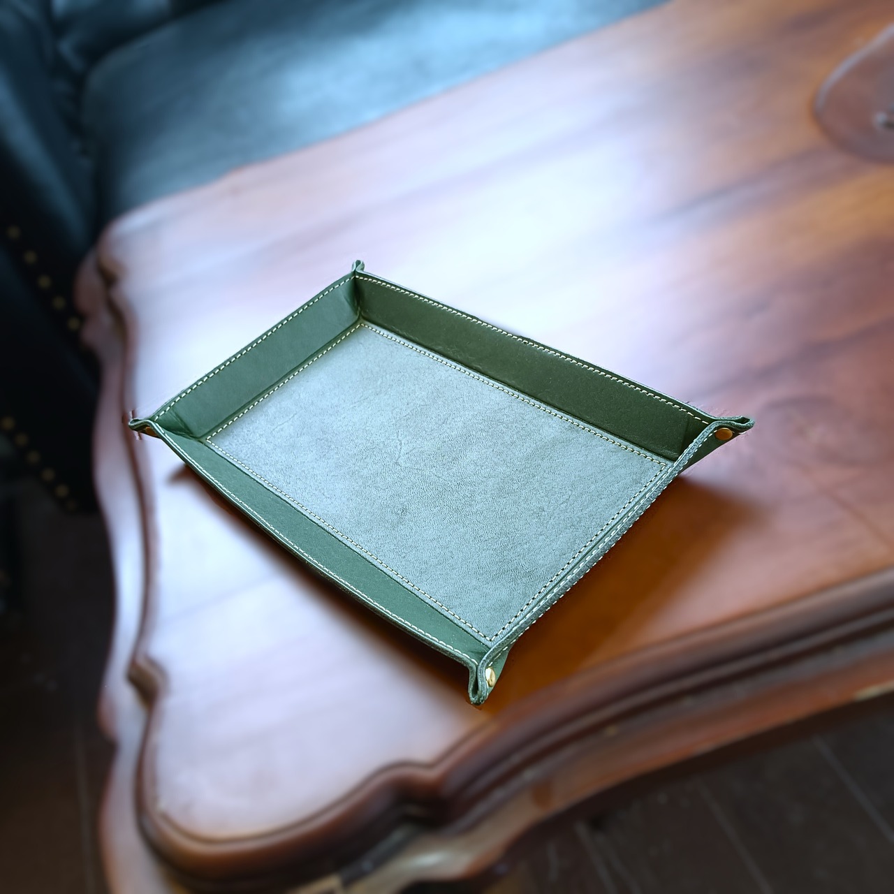 【全て手作りの一点もの革小物】置くだけで日常を彩るマルチキャッシュトレー