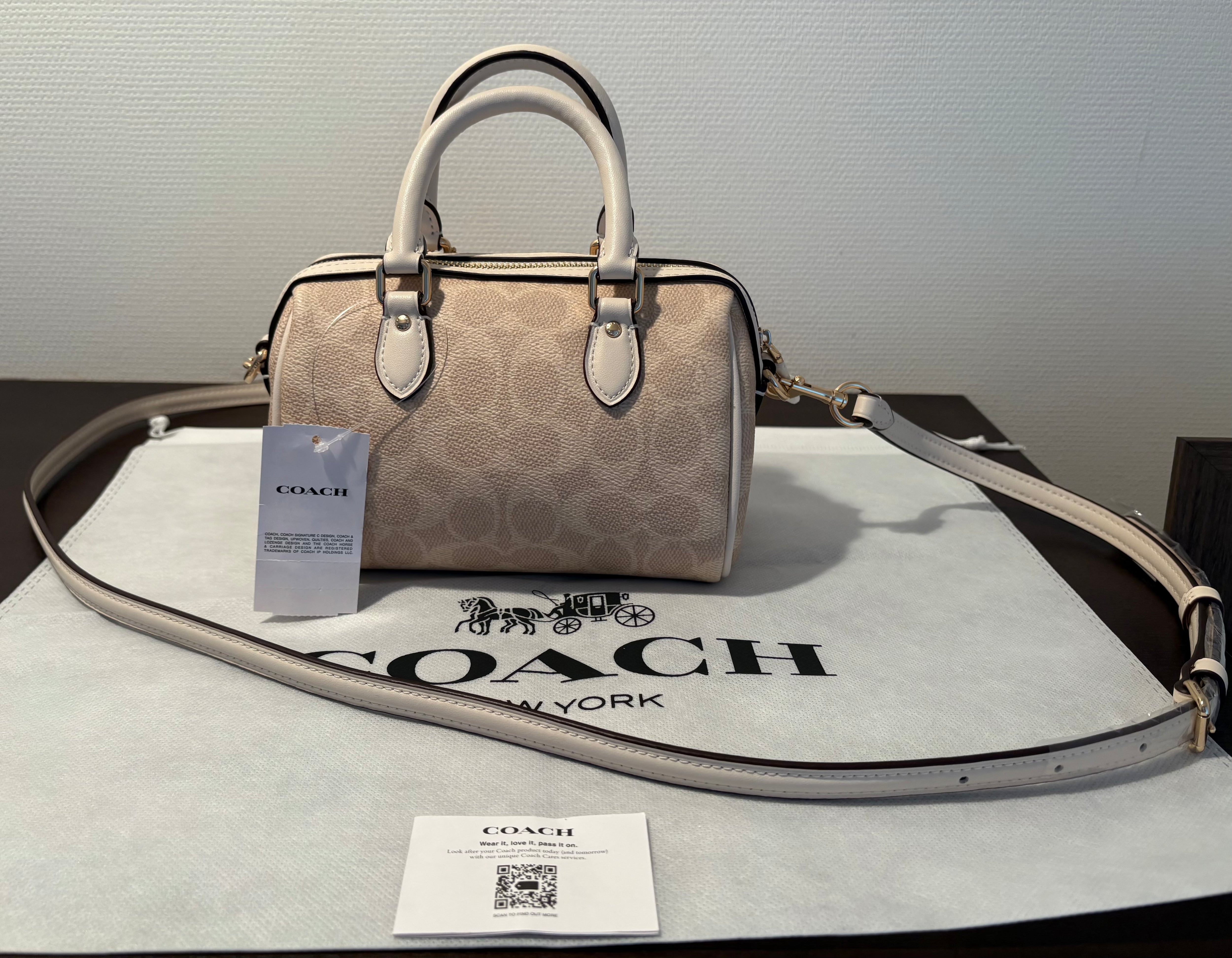 71,500円新品COACHコーチミニローアンクロスボディ バッグ 