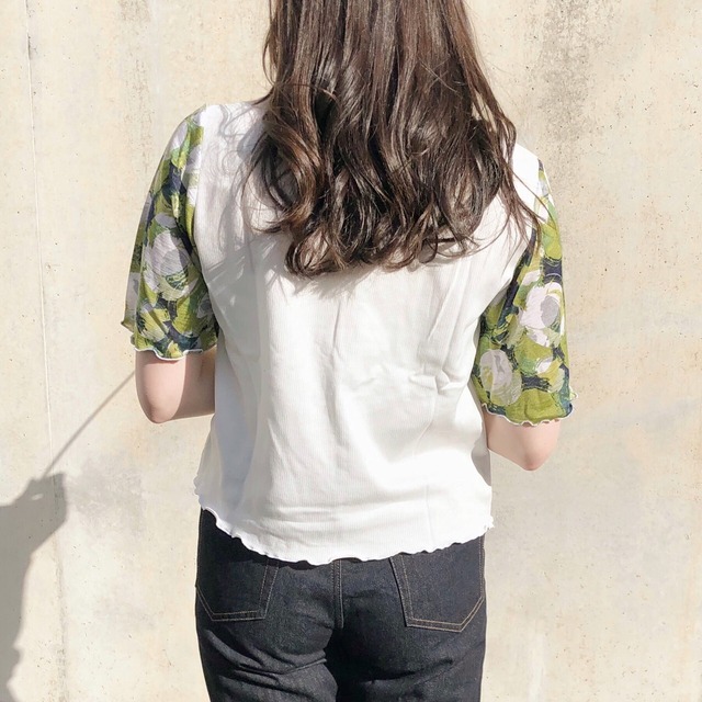 大きな花柄が可愛いトップス 柄スリーブTシャツ｜ブラック｜画像10