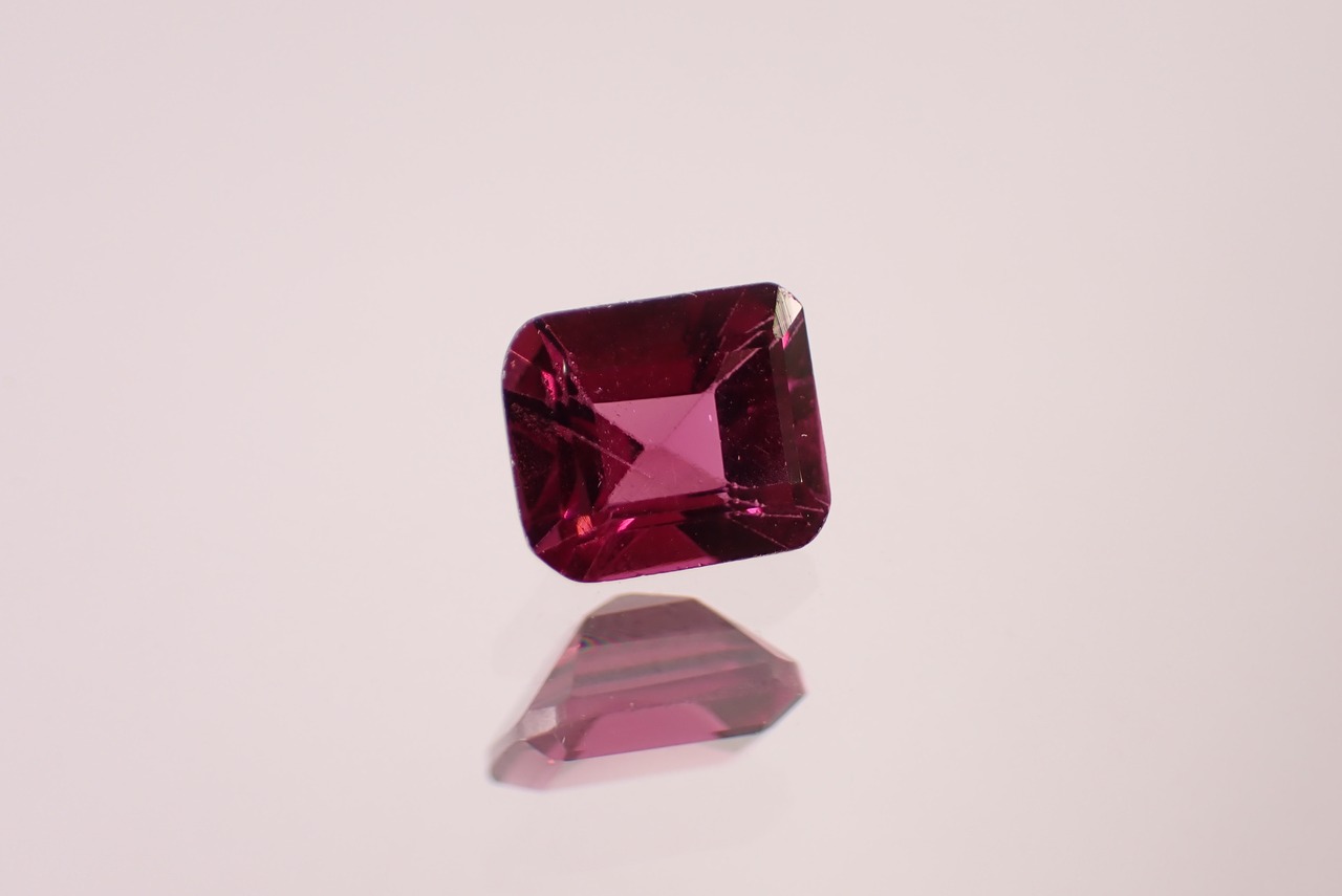 ロードライトガーネット　1.11ct　[D12-38]