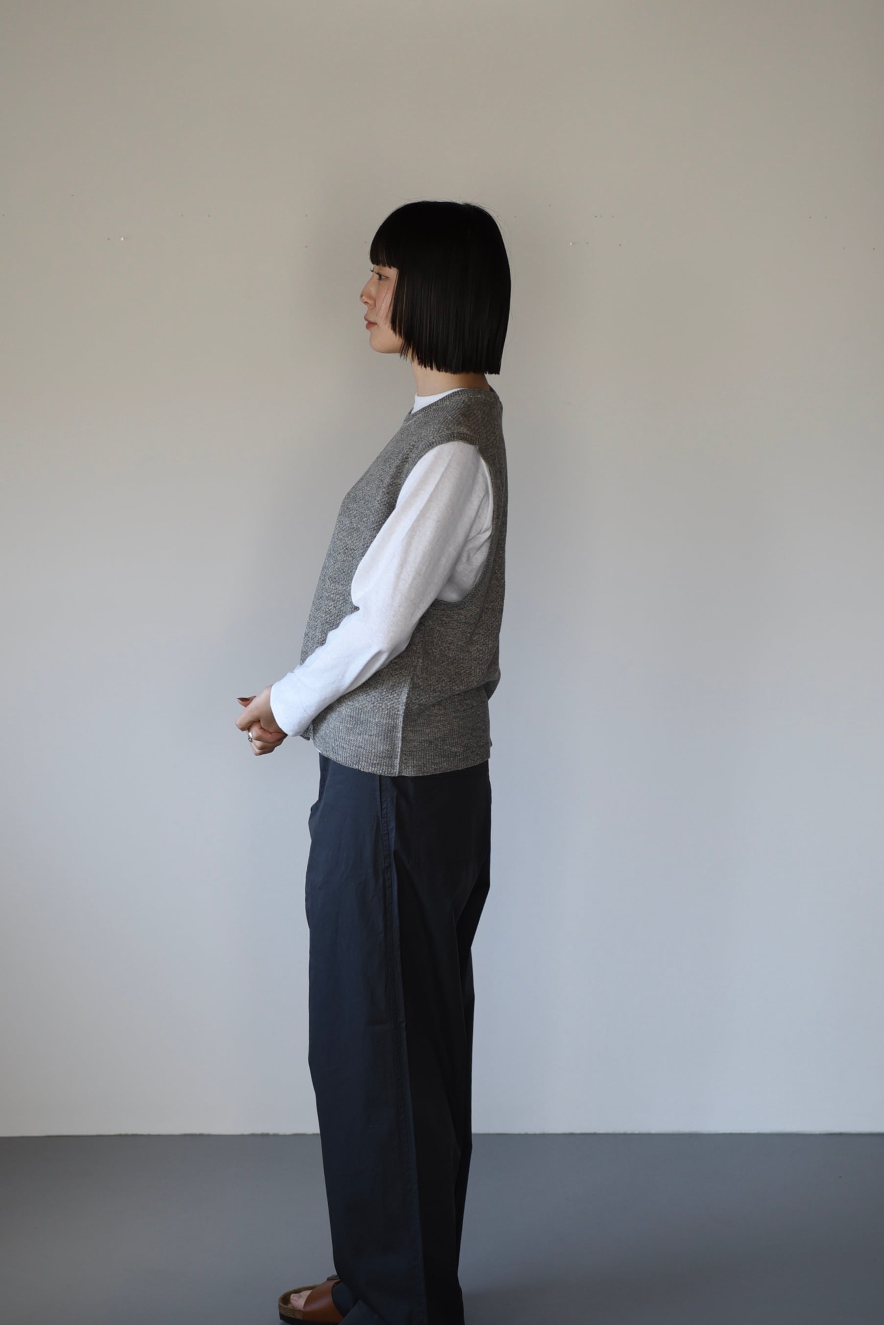 お値下げ　eleven2nd グレー ニットベスト　美品　n100 スピネン eleven 2nd｜リネンシルク鹿子編みベスト｜ライトグレー | 岡の oka no