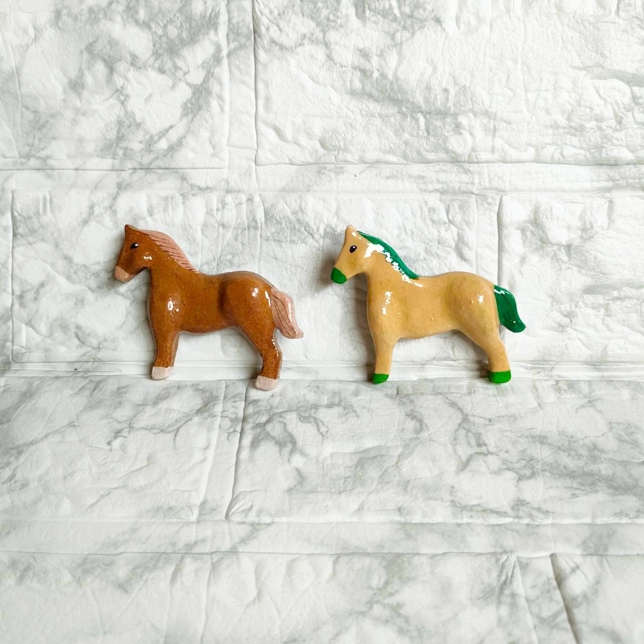 あなたの愛馬はどの子？カラフルホースブローチ