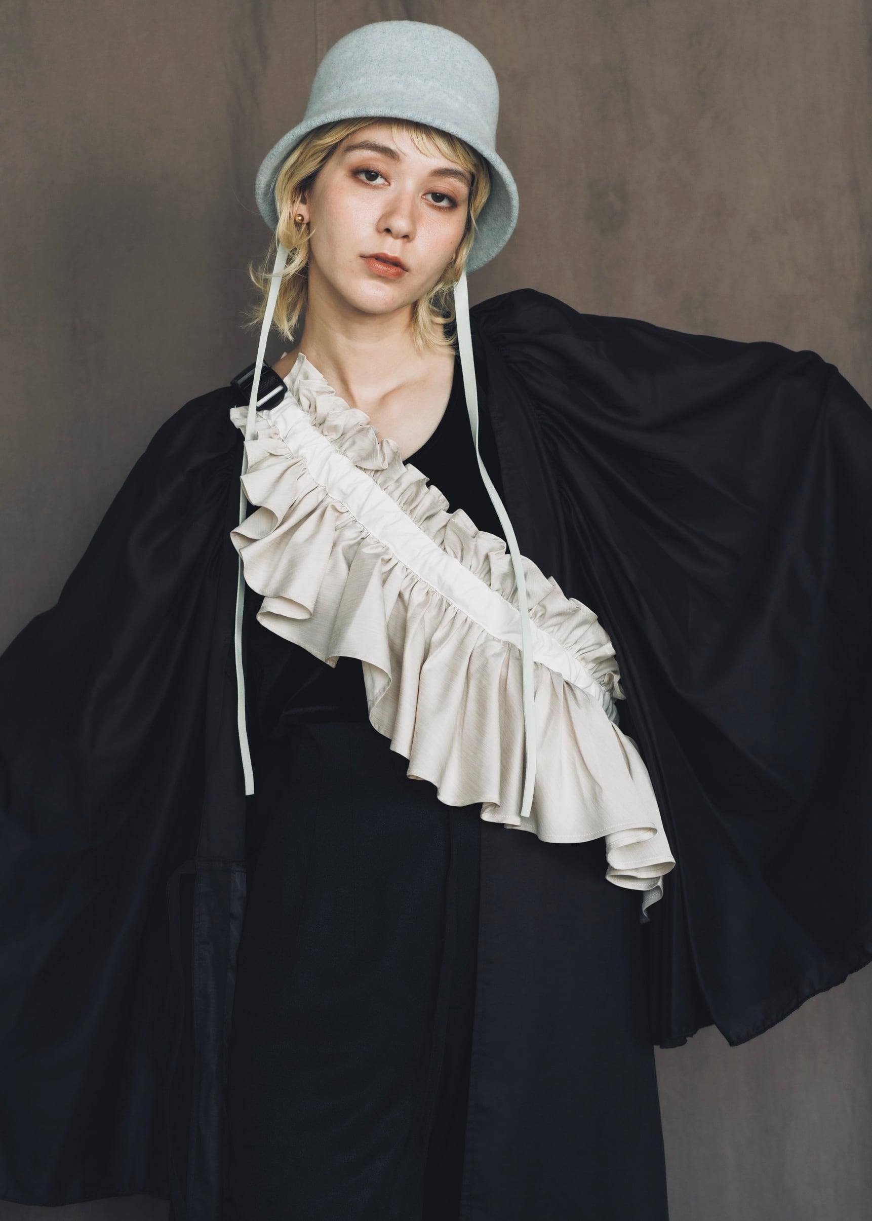 DŌRA | Versatile Ruffled Bag - WHITE | ORIENT MILLINERY