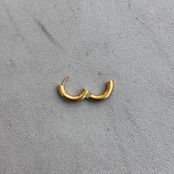 minimal volume hoop pierce/gold