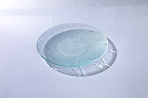 昭和型板ガラス「浮草」　皿　円形　中（Φ150mm）