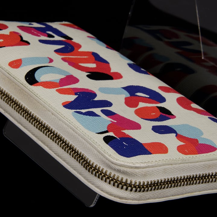 新品同様‼️ フェンディ　FENDI 財布　長財布　ラウンドファスナー 本物・送料無料・良品】FENDI・フェンディ・長財布・ラウンド