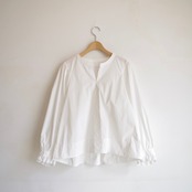 U PHORICA　V Gather Blouse