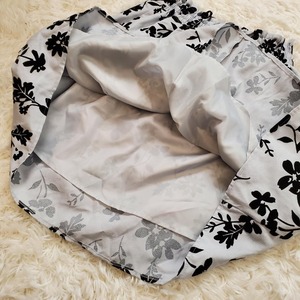 【USED】おしゃれ花柄スカート　超美品　可愛い女子　