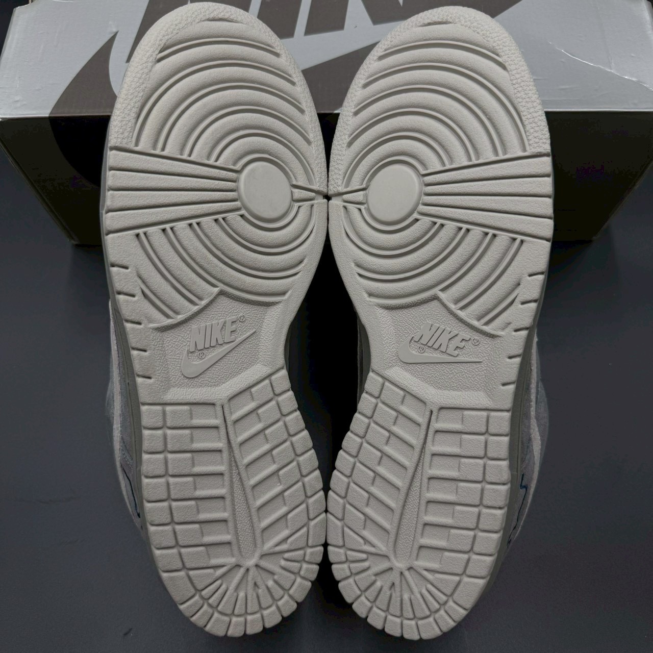 SB DUNK LOW LONDON 308269-111