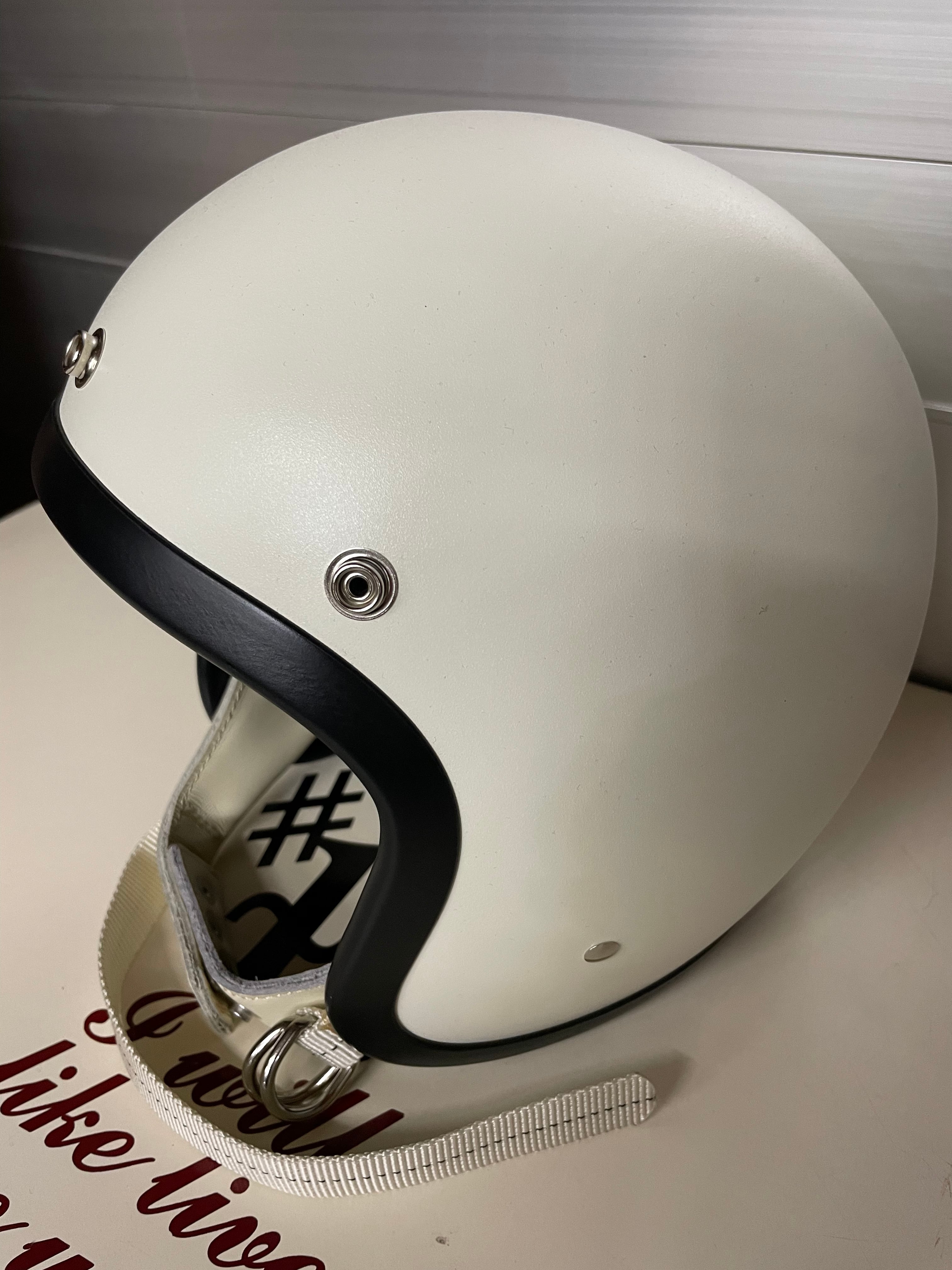 オーシャンビートル LAC マット アイボリー Wストラップ白‼️ 各サイズ  