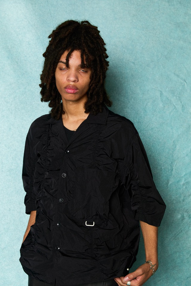 【 TAUPE トープ】SHIRRING OPEN COLLAR S/S SHIRTS BLK