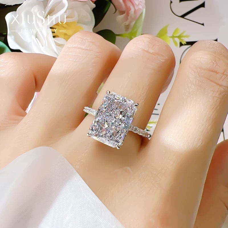 高品質　バイカラーフローライト　BIG　菱形　ダイヤモンドカット　スタンド付き 0.7カラット エメラルドカット ダイヤモンド 最高品質フローレス F