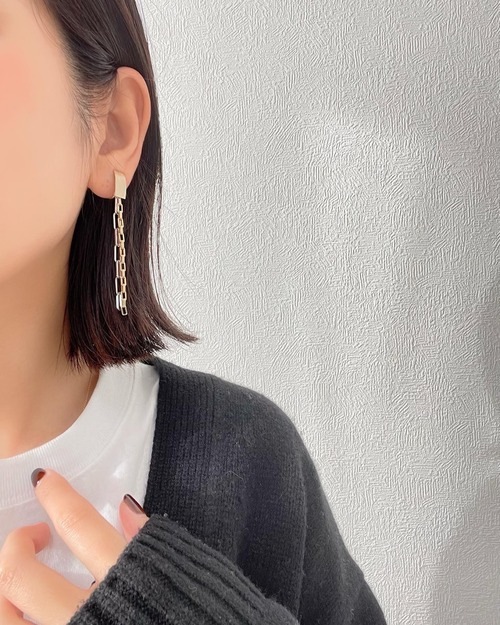 W color chain earrings    silver