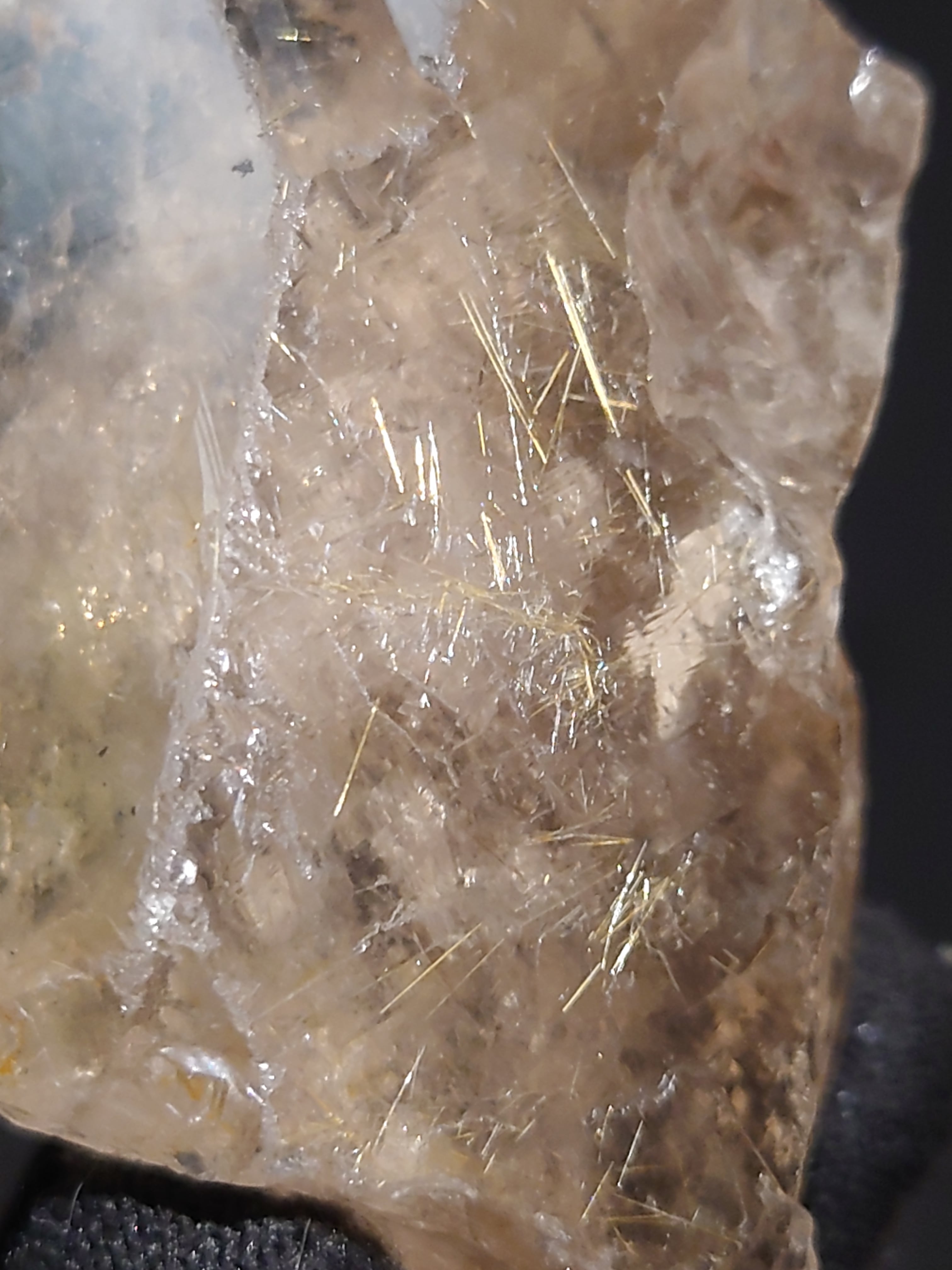 スモーキークォーツ(煙水晶)/ルチル(金紅石) ラフ R4-891 | 石や
