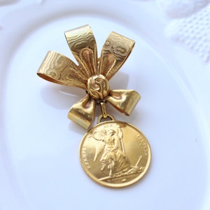 リボン&コインブローチ ゴールド