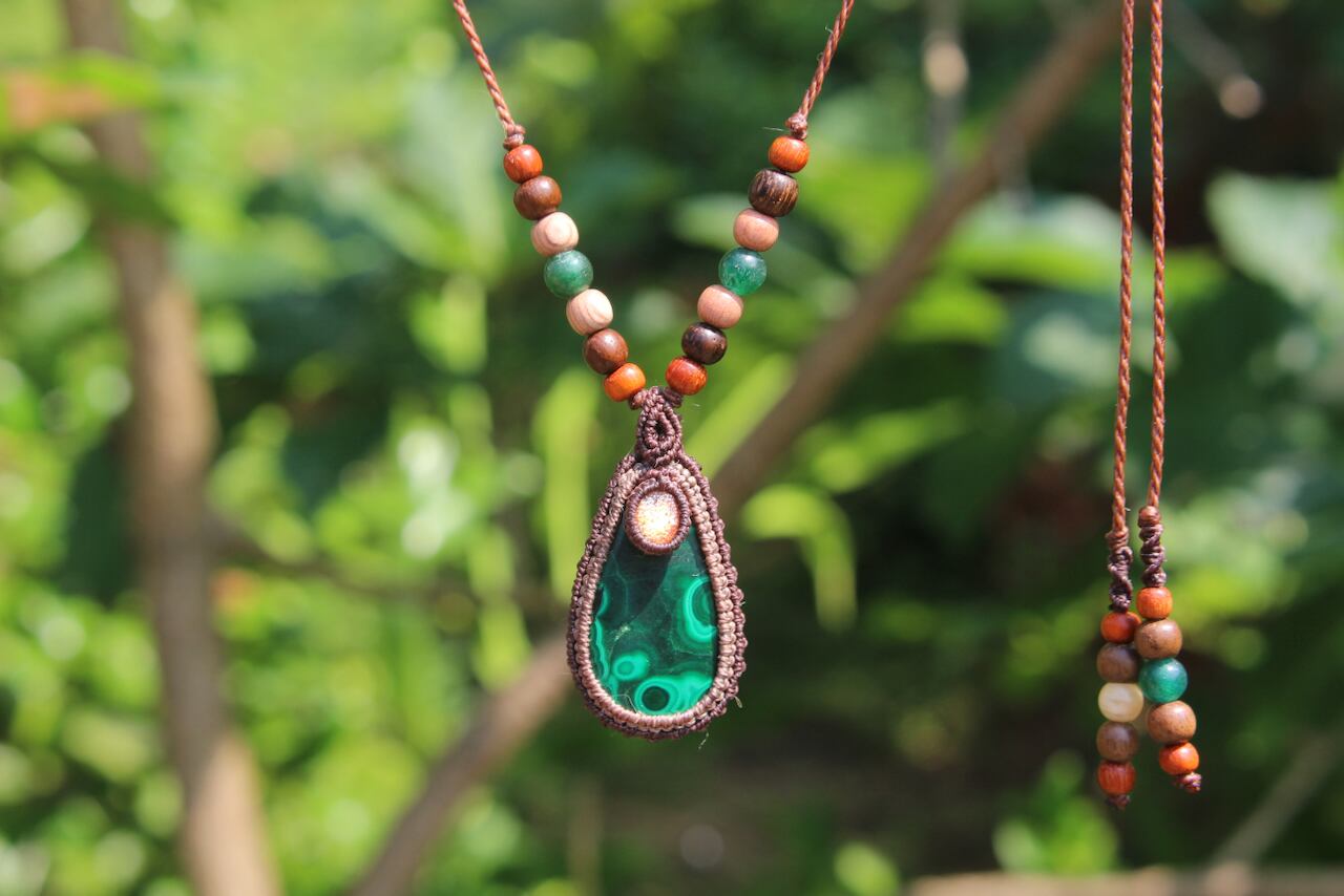 Malachite & Sunstone micro macrame woody pendant