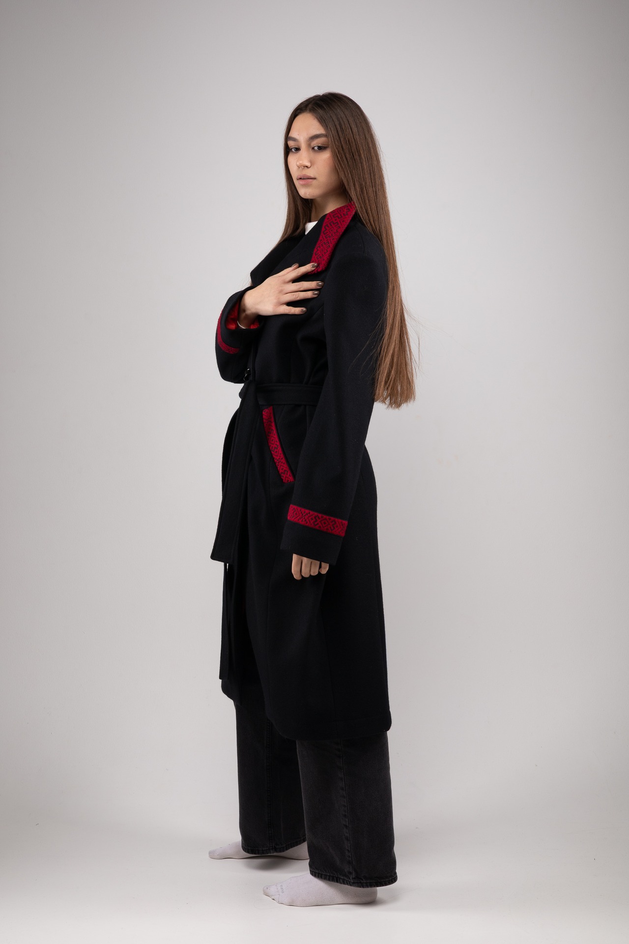 ウクライナ産プレミアムウール100%ロングコート（緋）平行縫い　手刺繍　ユニセックス - 13