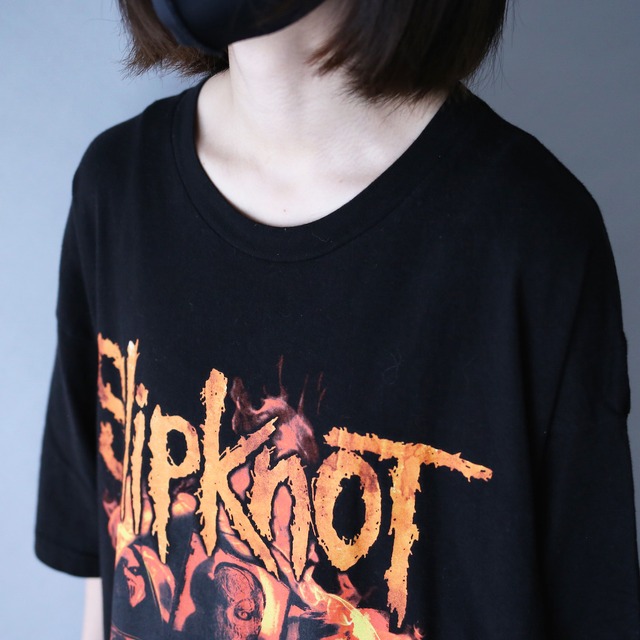 "SLIP KNOT" front and back printed XXL over silhouette tee